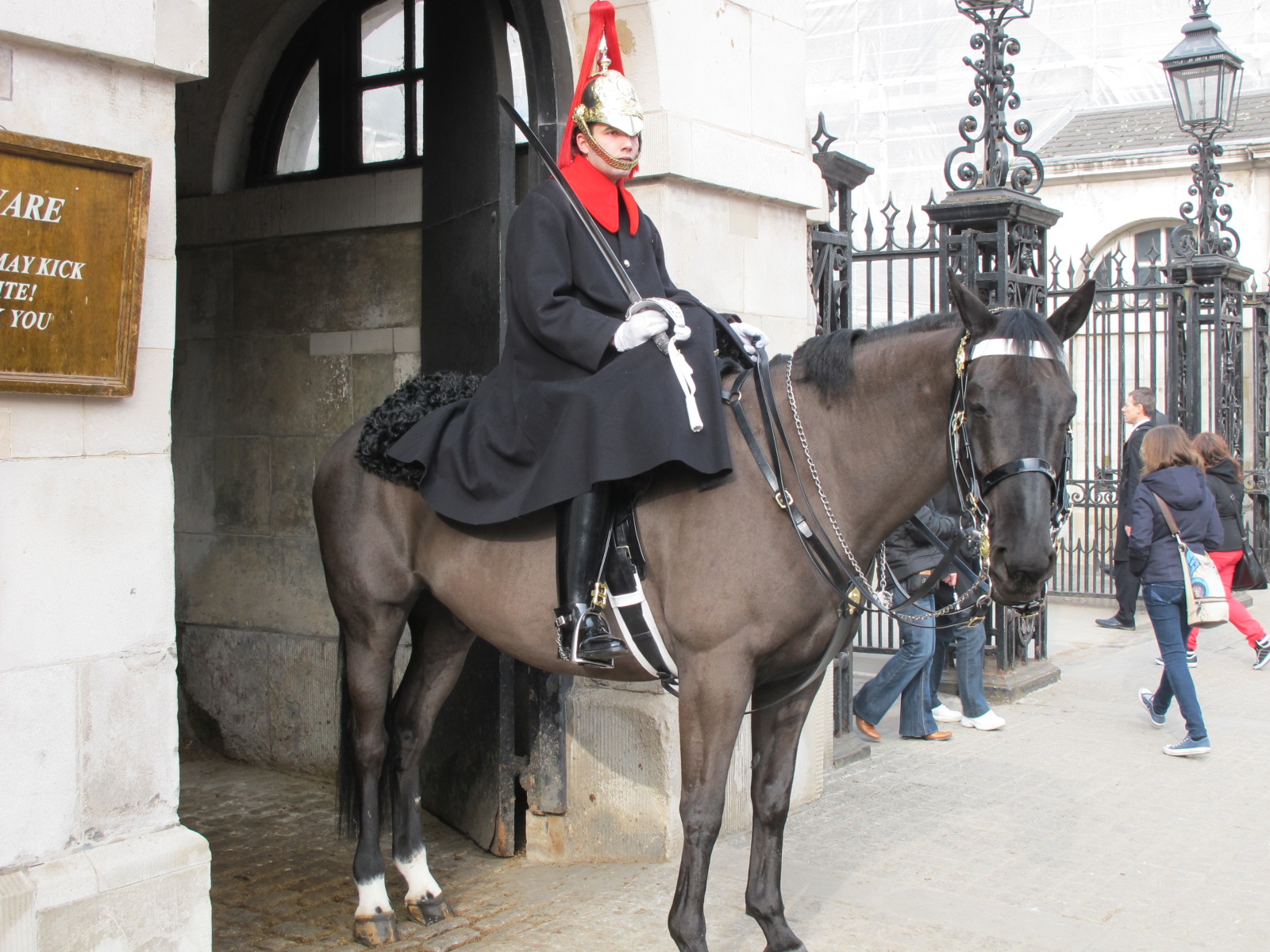 London-2012-Soldier-on-horse