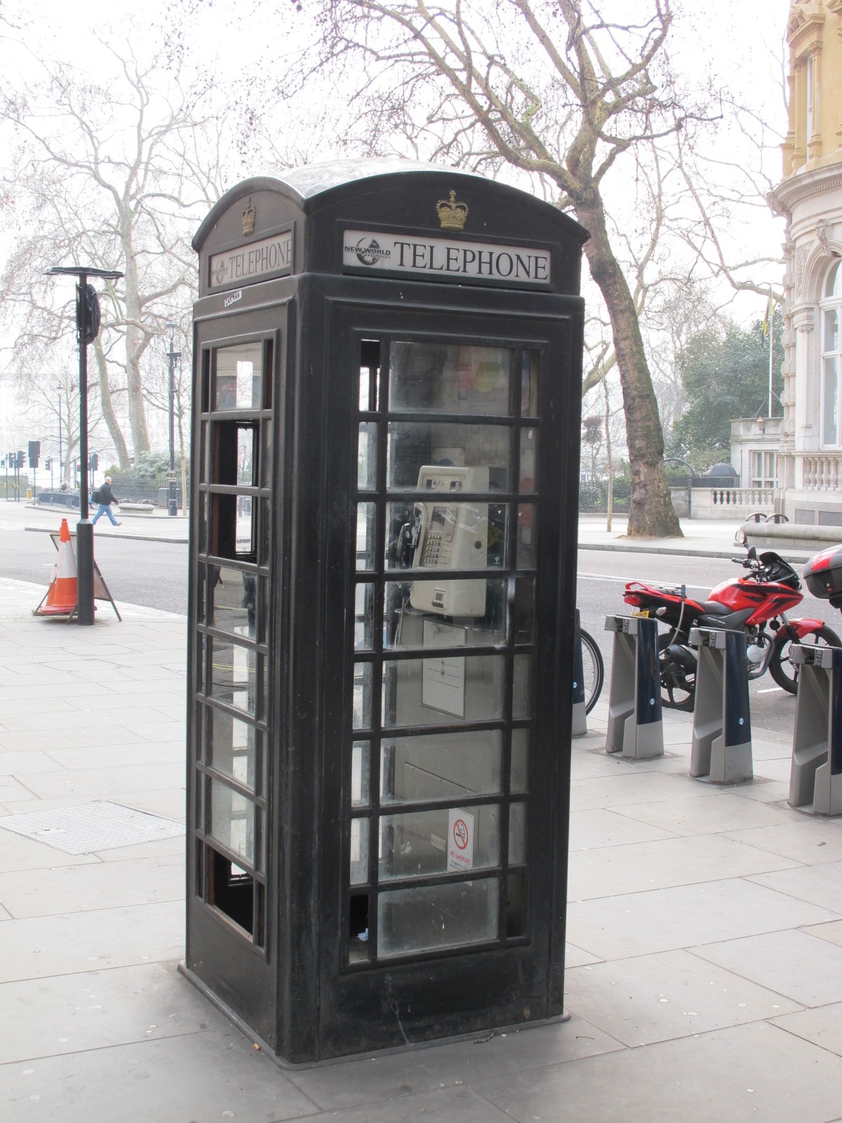London-2012-Telephone-Booth