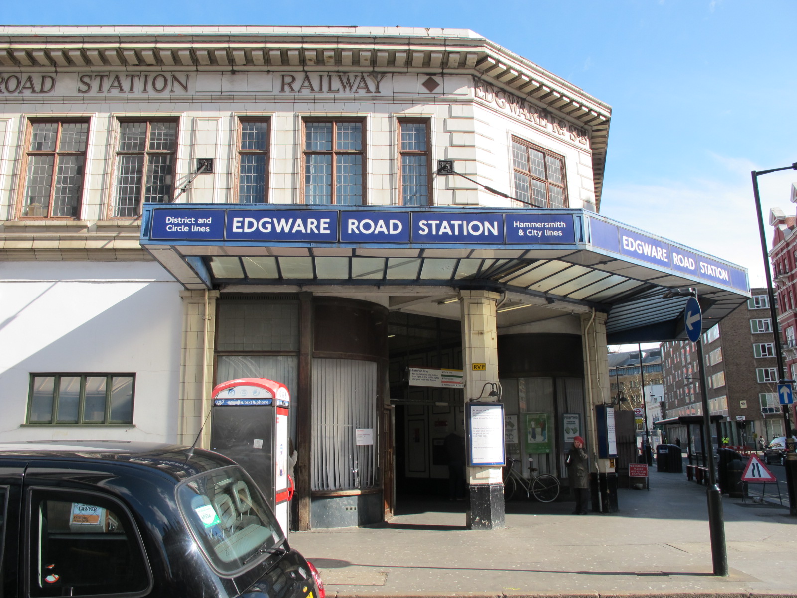 London-2012-london-underground-station-edgware-road